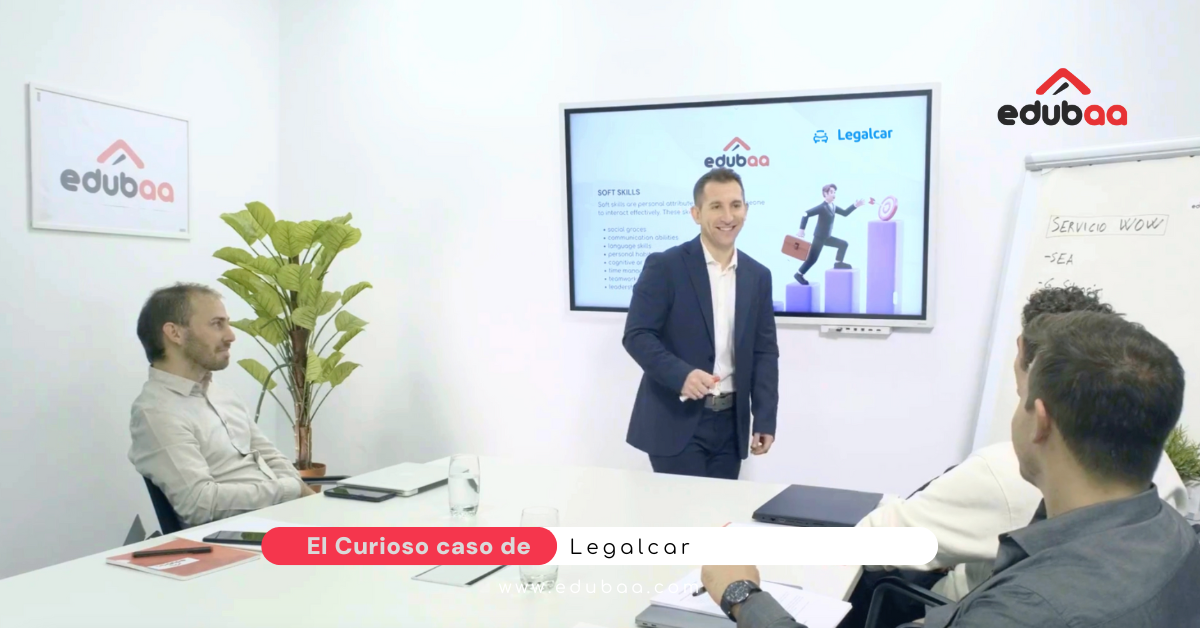 alejandro gonzalez gomez enseñando habilidades blandas en Legalcar